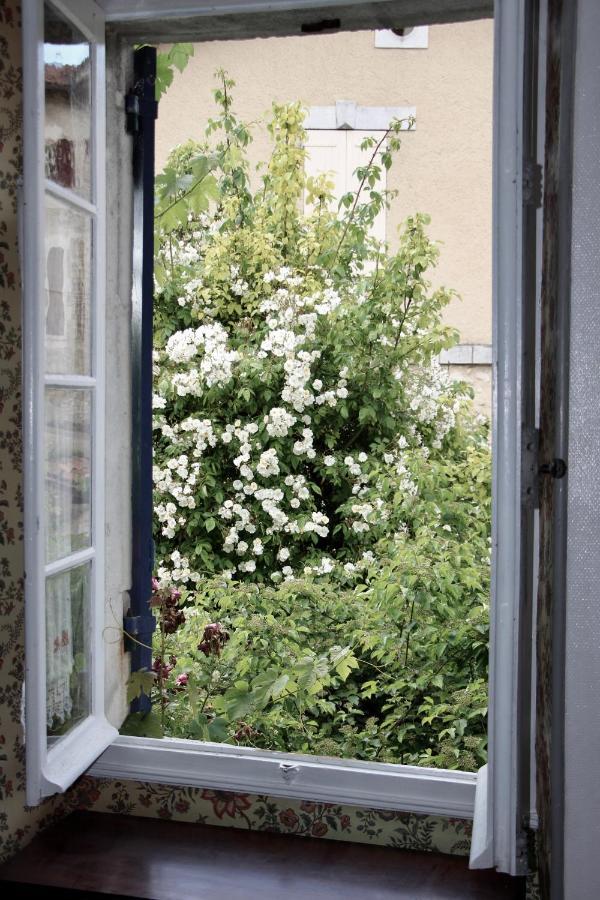 Bed and Breakfast Grange Bleuet Aubeterre-sur-Dronne Zewnętrze zdjęcie